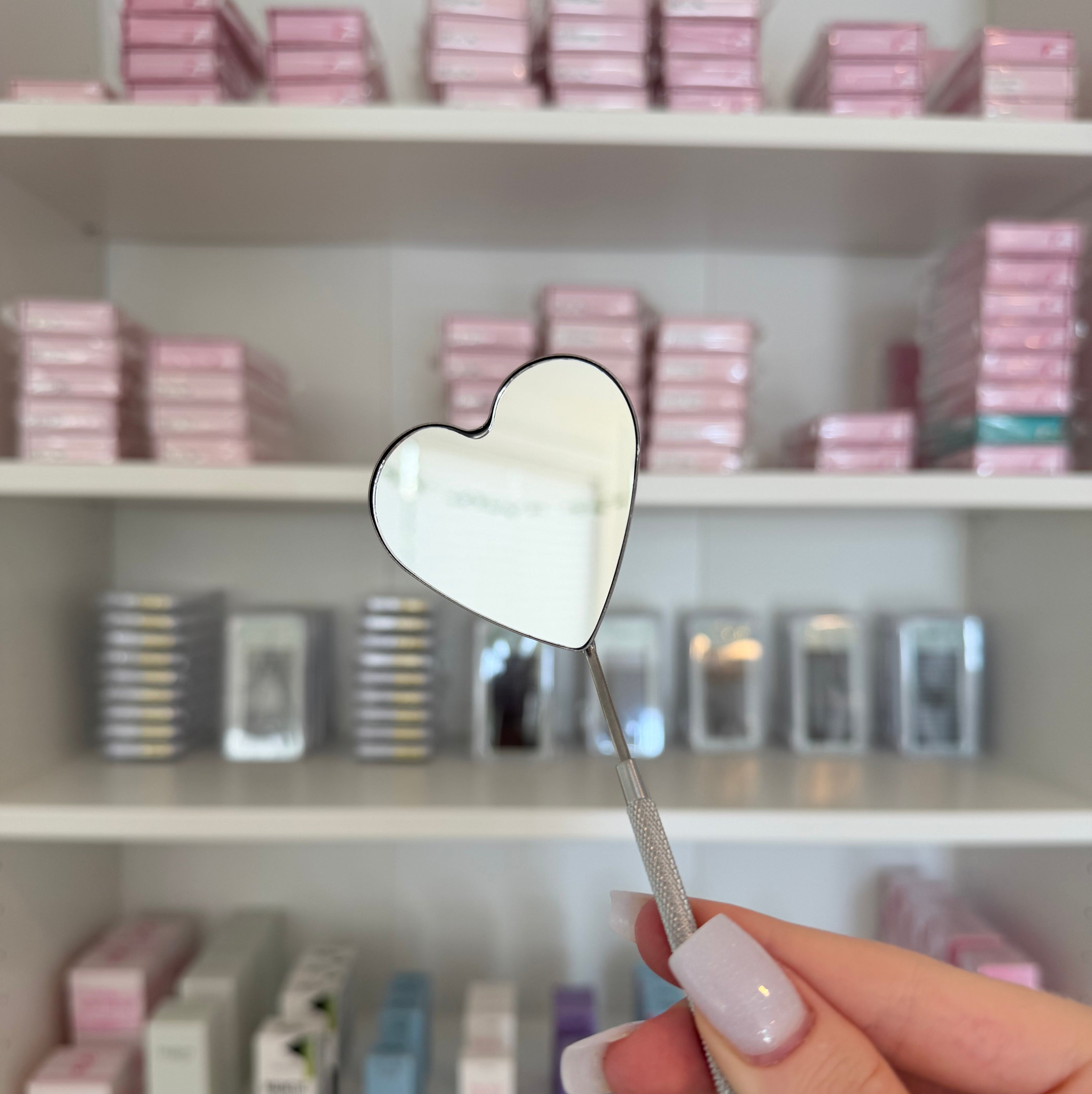 The rearview: Mirror for lash technician
