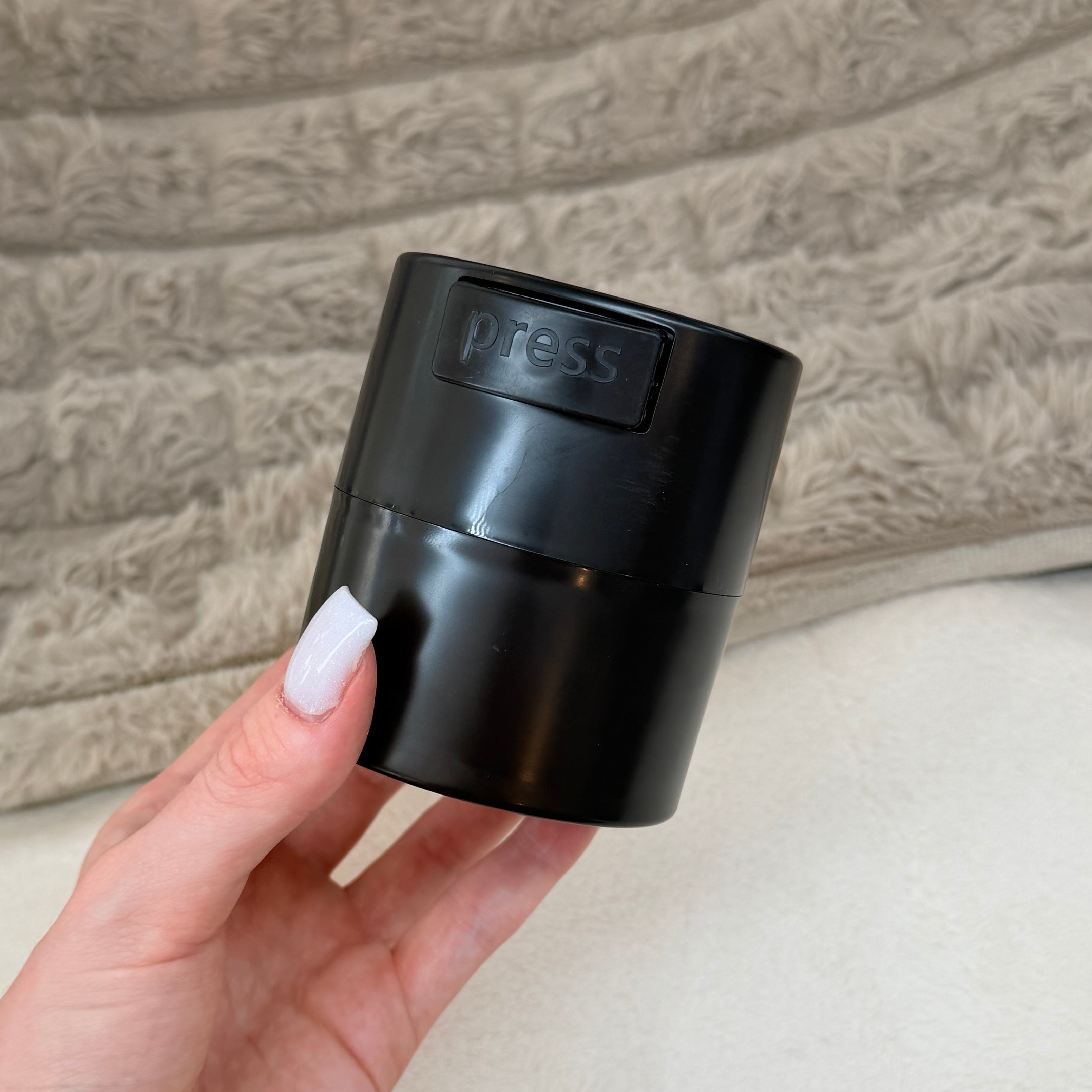 Airtight Glue shuttle
