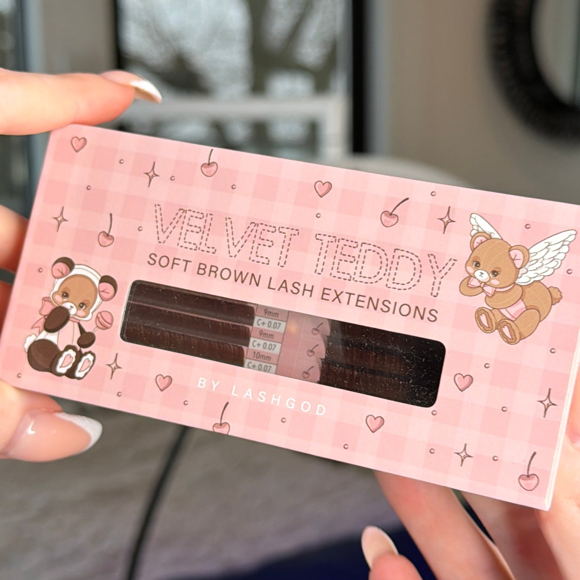 Velvet Teddy Lash Tray