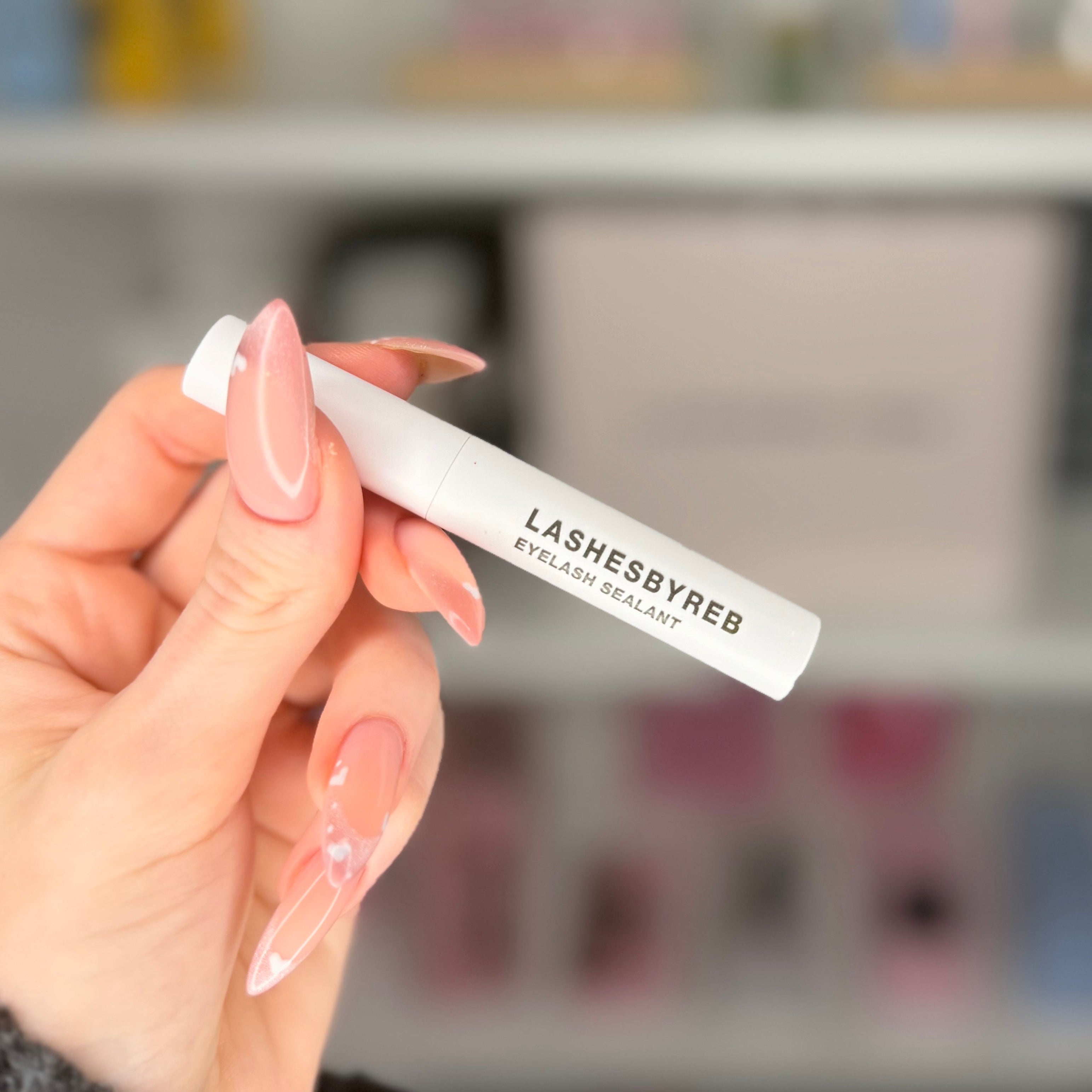 Stay-Put Lash Sealant